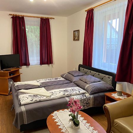 Vadrozsa Vendeghaz-Apartman Demjén Exteriér fotografie