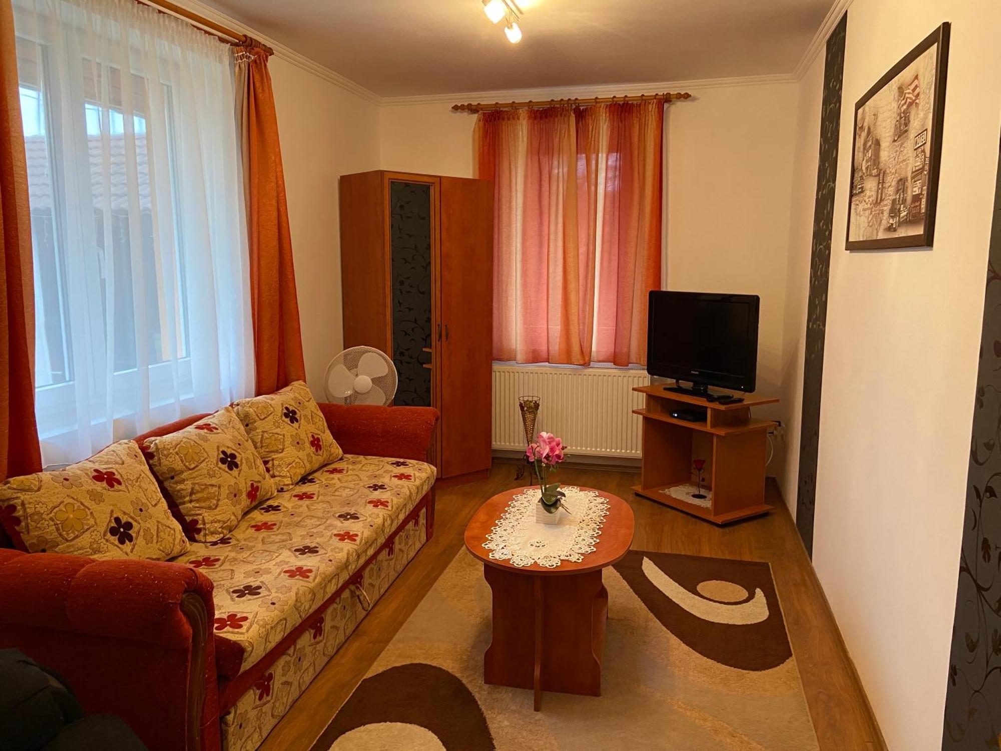 Vadrozsa Vendeghaz-Apartman Demjén Exteriér fotografie