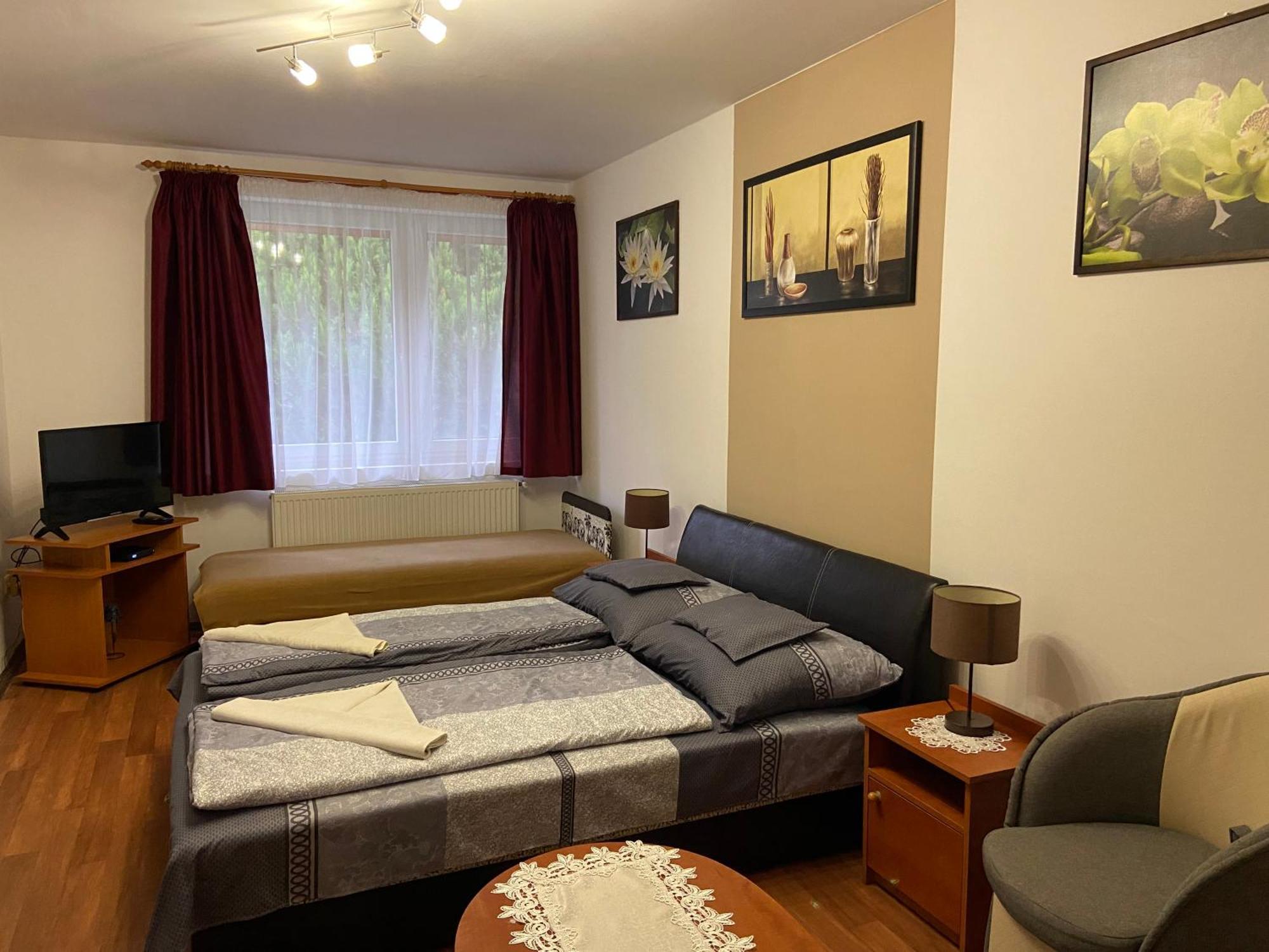 Vadrozsa Vendeghaz-Apartman Demjén Exteriér fotografie