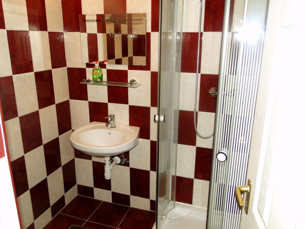 Vadrozsa Vendeghaz-Apartman Demjén Exteriér fotografie